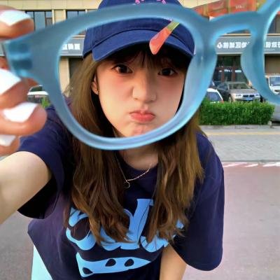 被偷听心声后冷宫小厨娘成团宠啦